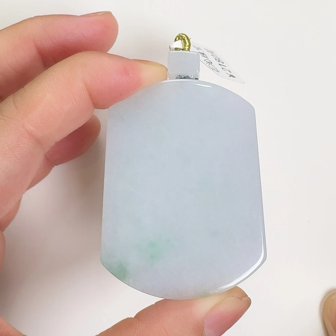 翡翠颈饰未镶嵌无事牌