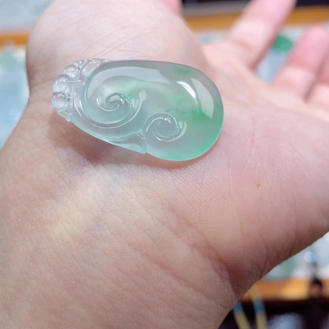 颈饰未镶嵌翡翠如意