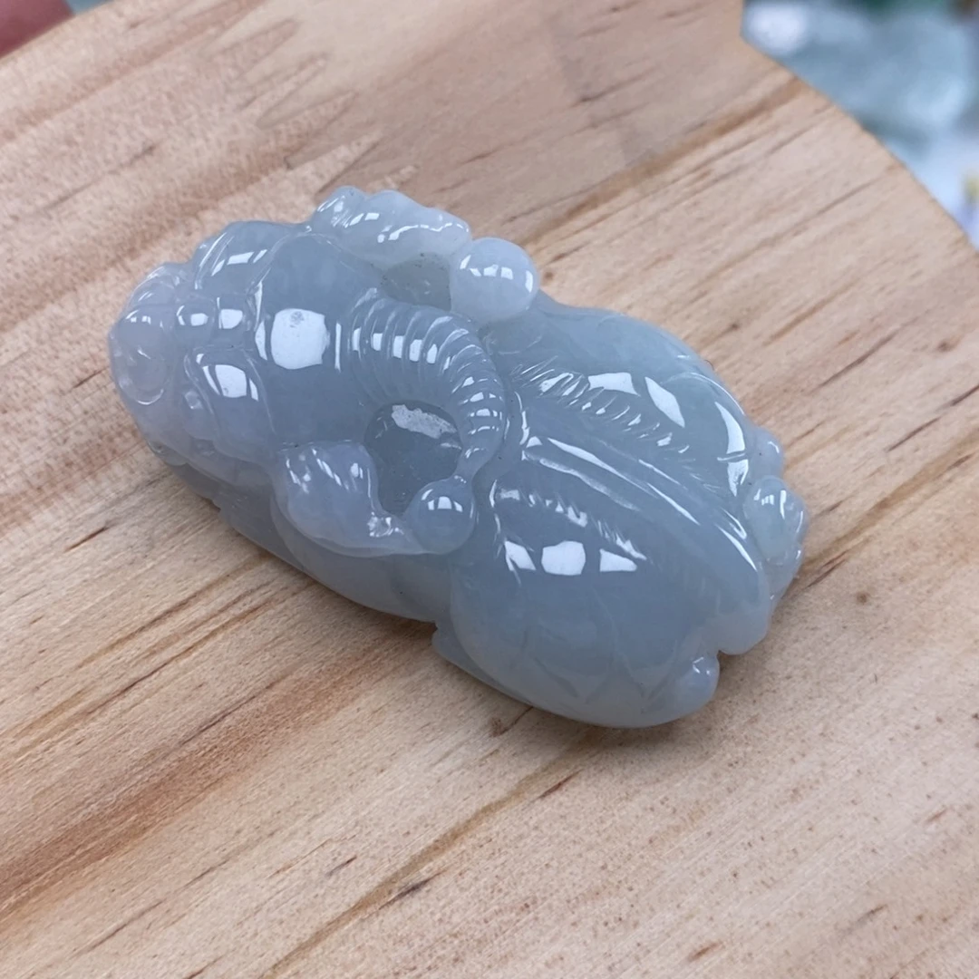 翡翠未镶嵌颈饰多人如意貔貅吊坠