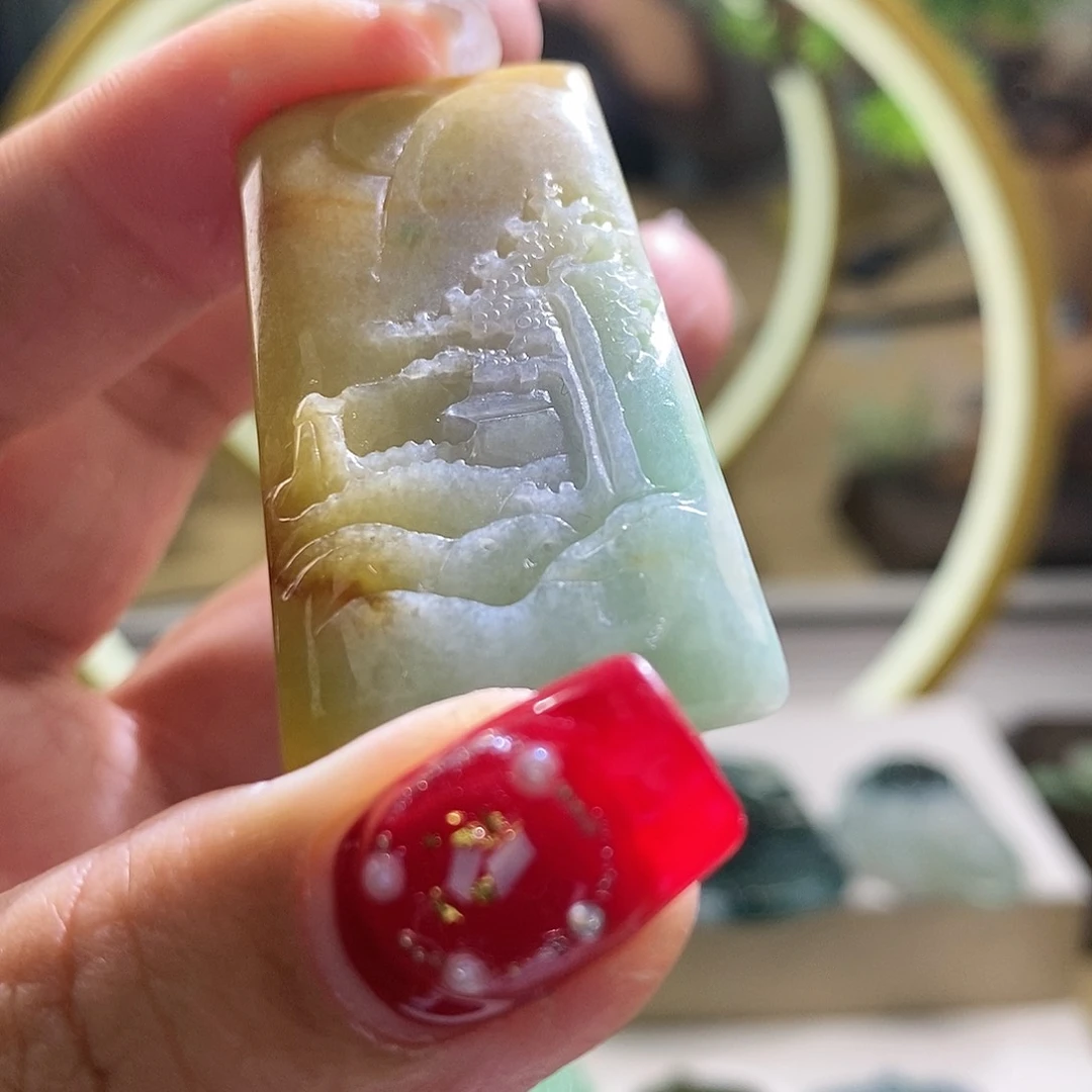 【闪购商品】翡翠颈饰未镶嵌山水