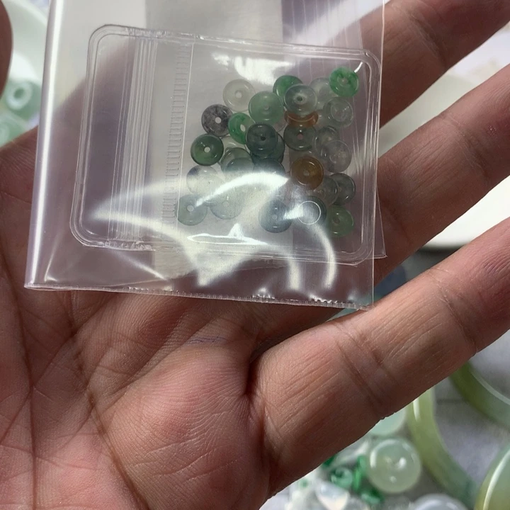 定制翡翠未镶嵌大****姐翡翠