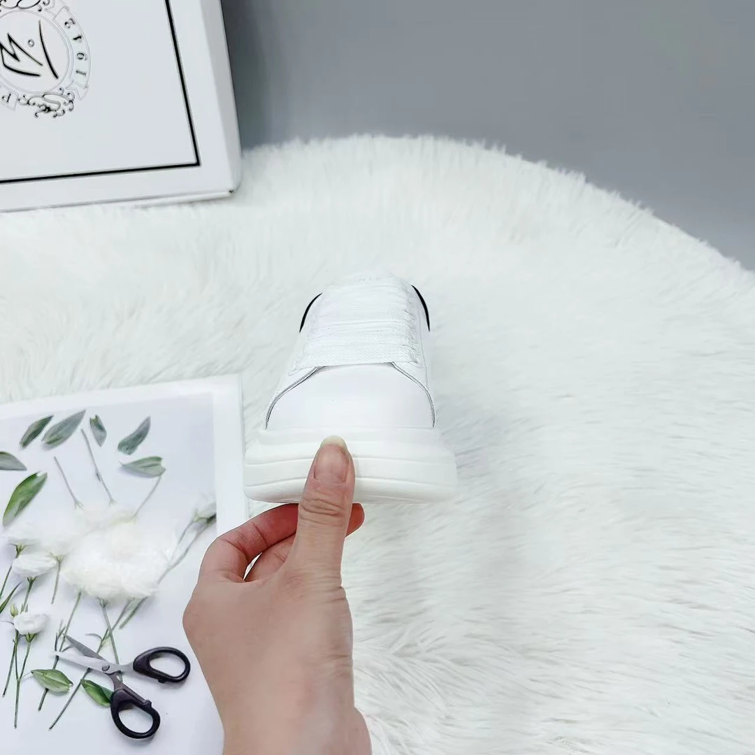 28086 新款时尚百搭系带平底舒适休闲鞋