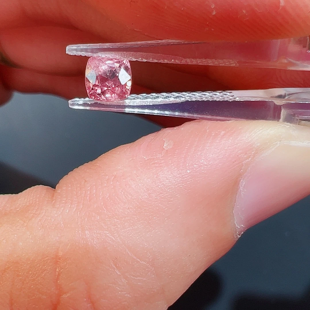 尖晶石裸石未镶嵌未****馆1克拉天然日出色尖晶石缅甸