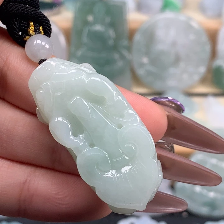 颈饰未镶嵌翡翠貔貅