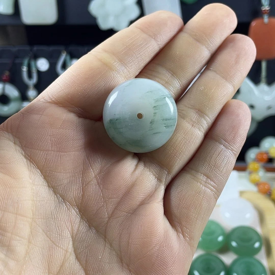 颈饰未镶嵌石英岩玉