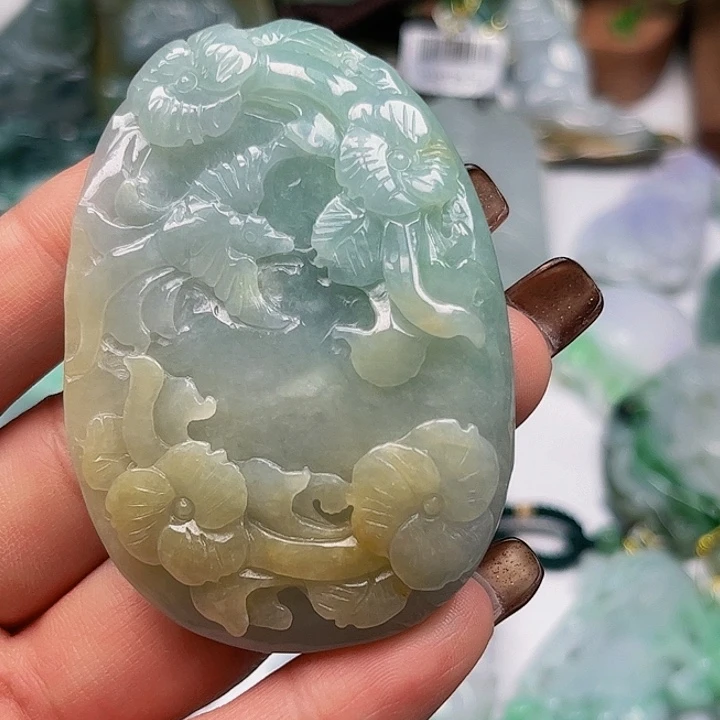 翡翠未镶嵌颈饰挂件