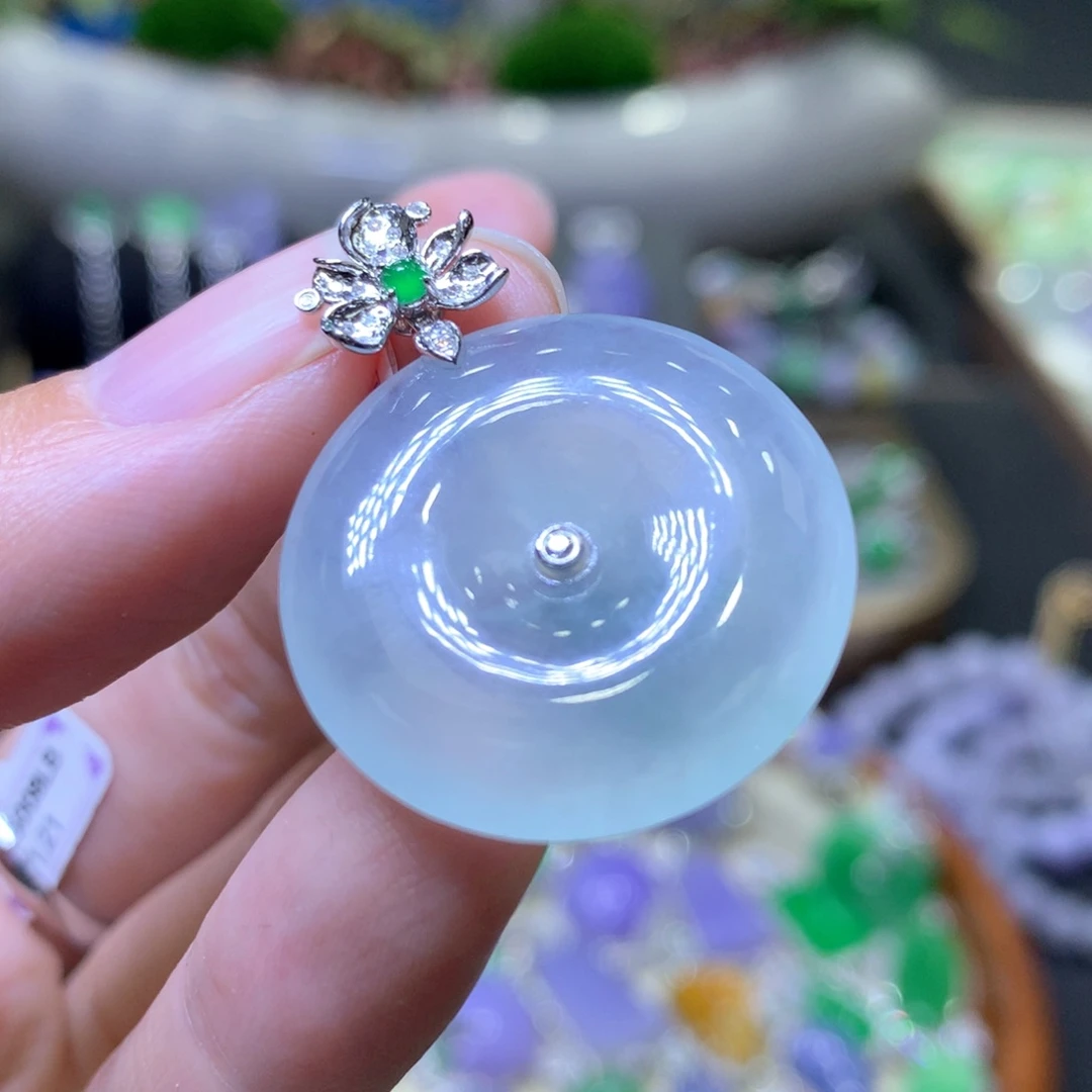 【闪购商品】翡翠颈饰18K金镶嵌翡翠吊坠项链