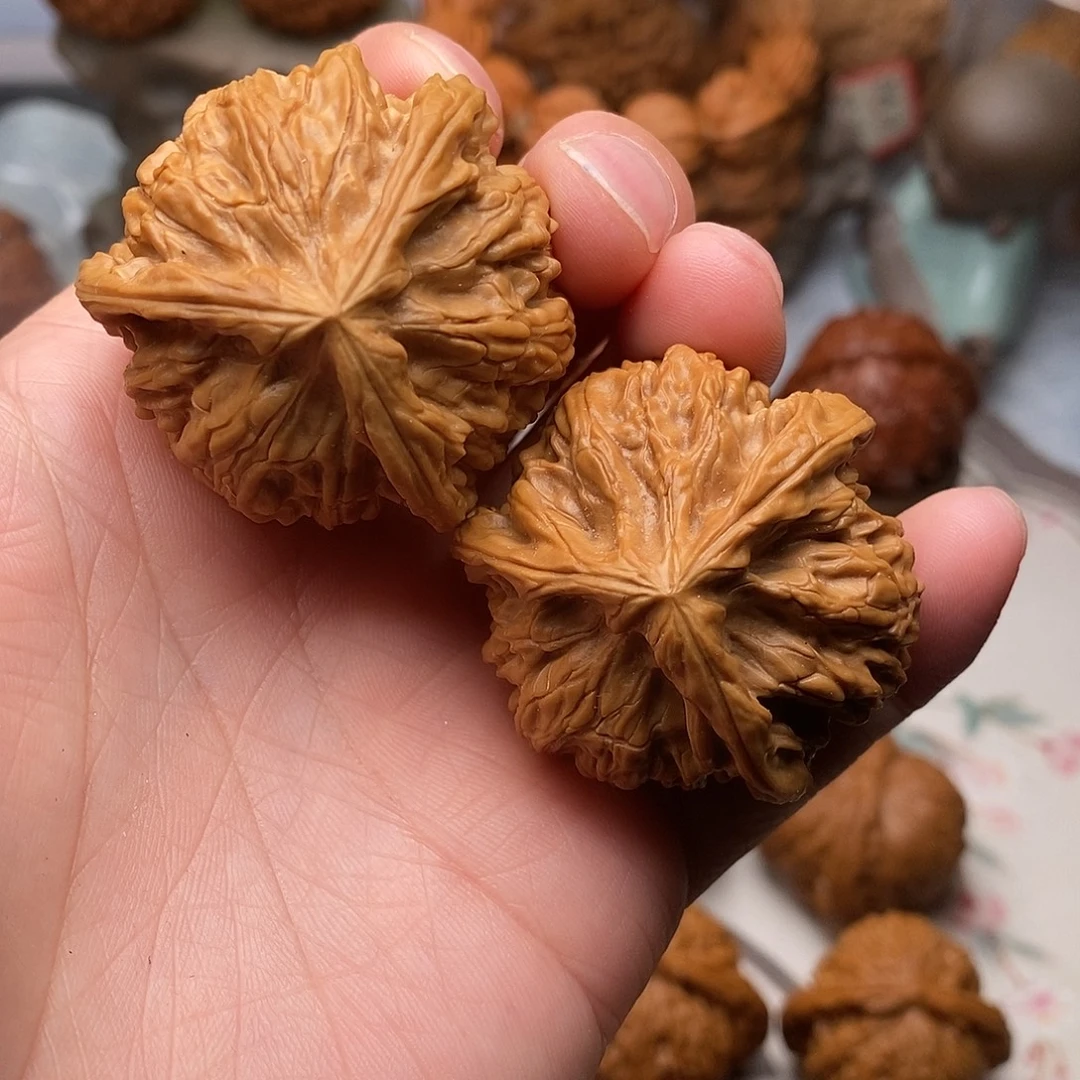 文玩核桃把件三棱