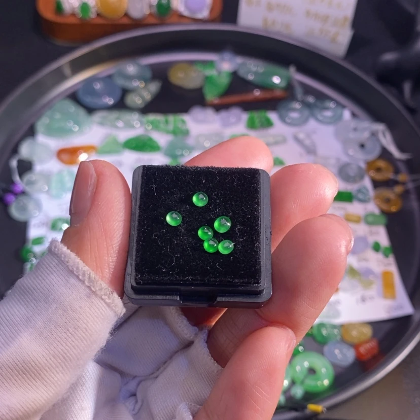 【闪购商品】翡翠挂件未镶嵌蛋