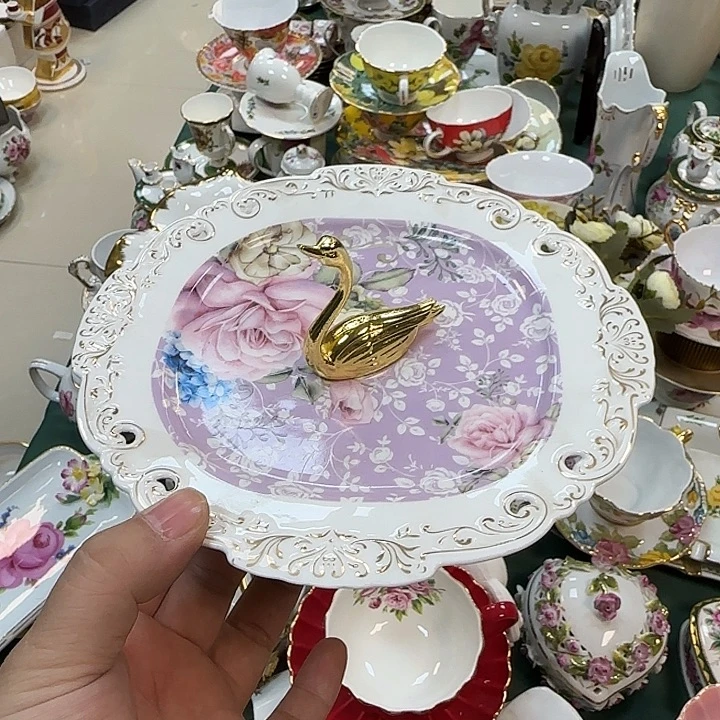 鹿与海陶瓷有限公司