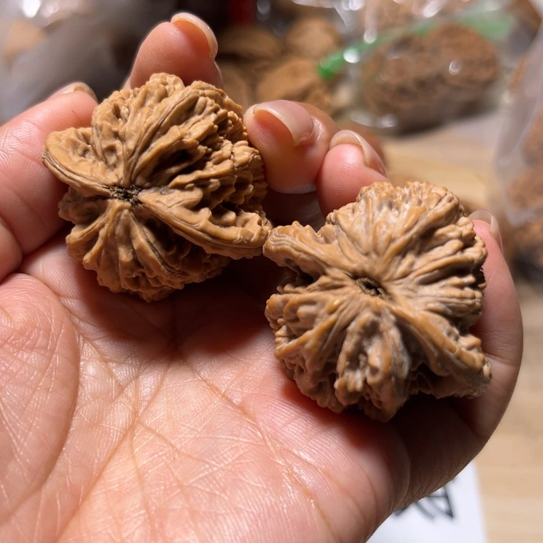 蘑****文玩核桃吊坠福利