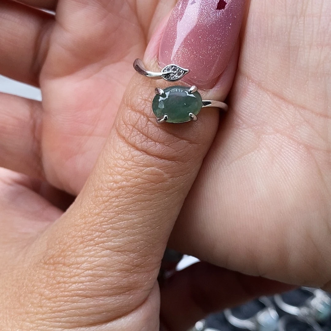 美***秀翡翠未镶嵌戒指缅甸