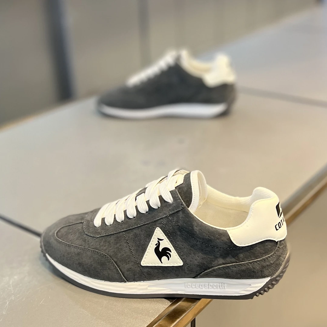 网红秋季男鞋2025年新款户外休闲板鞋时尚百搭系带反毛皮款阿甘鞋