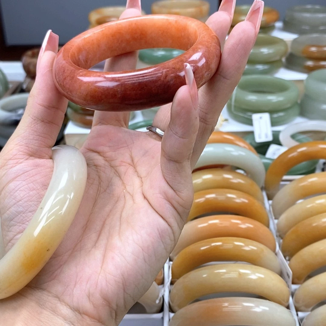 石英质玉手镯未镶嵌皮****飞