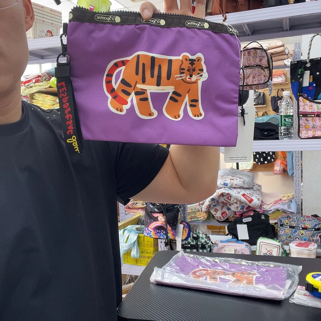PU化妆包等产品和产品