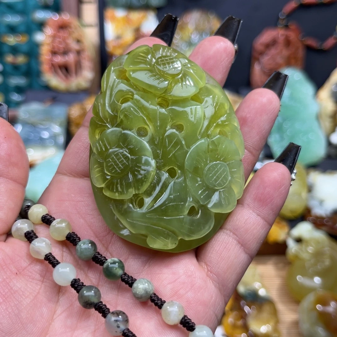 未镶嵌蛇纹石玉颈饰