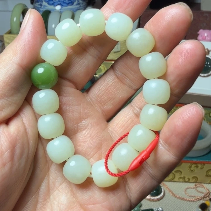 和田玉未镶嵌手串