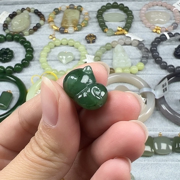 和田玉未镶嵌珠宝半成品