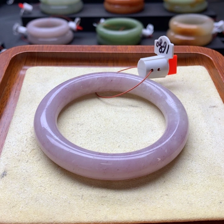 未镶嵌手镯石英岩玉