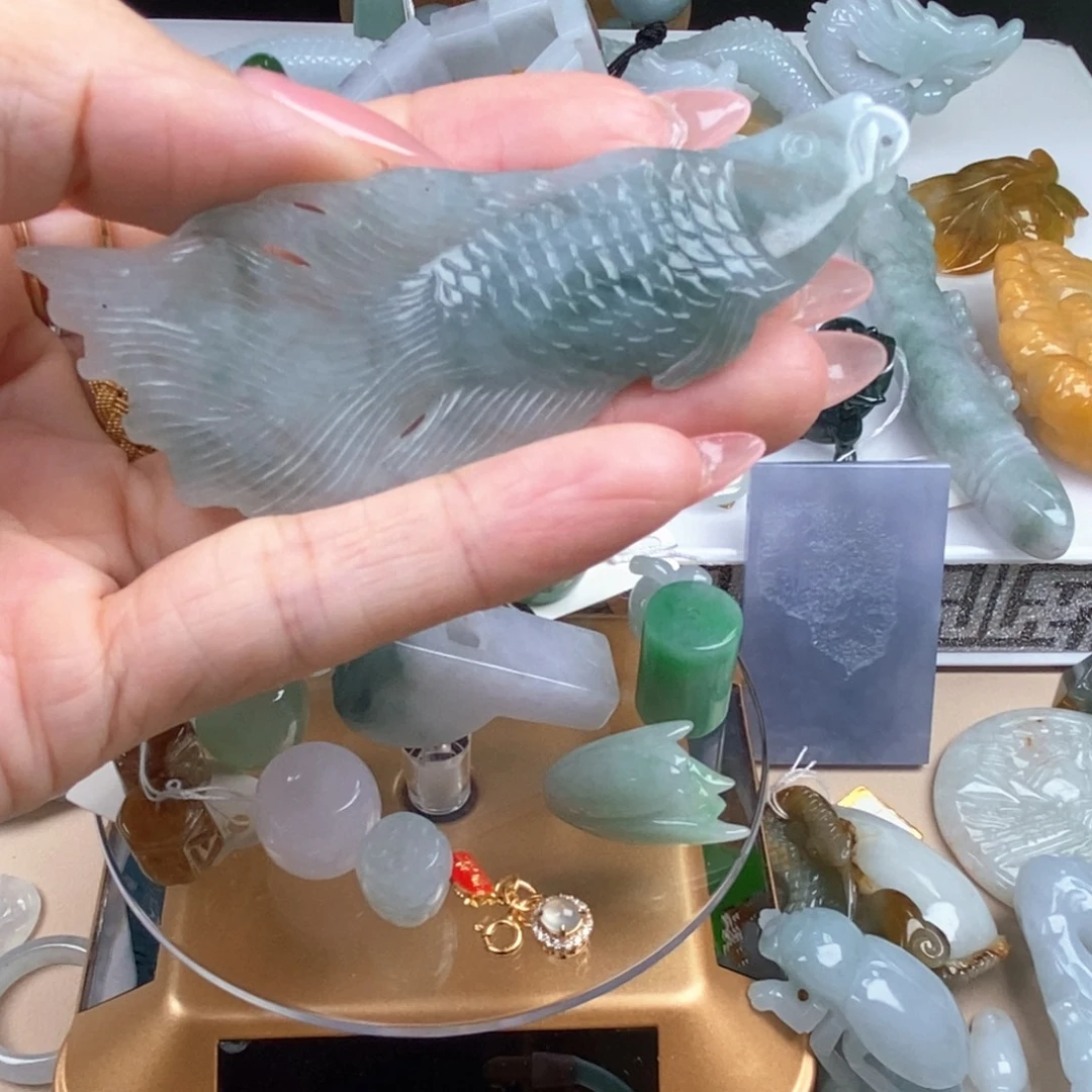 翡翠18K金镶嵌吊坠(赠链)金龙鱼