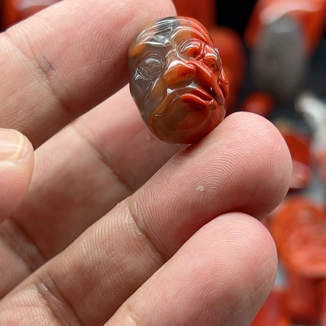 南红玛瑙配饰未镶嵌花*?