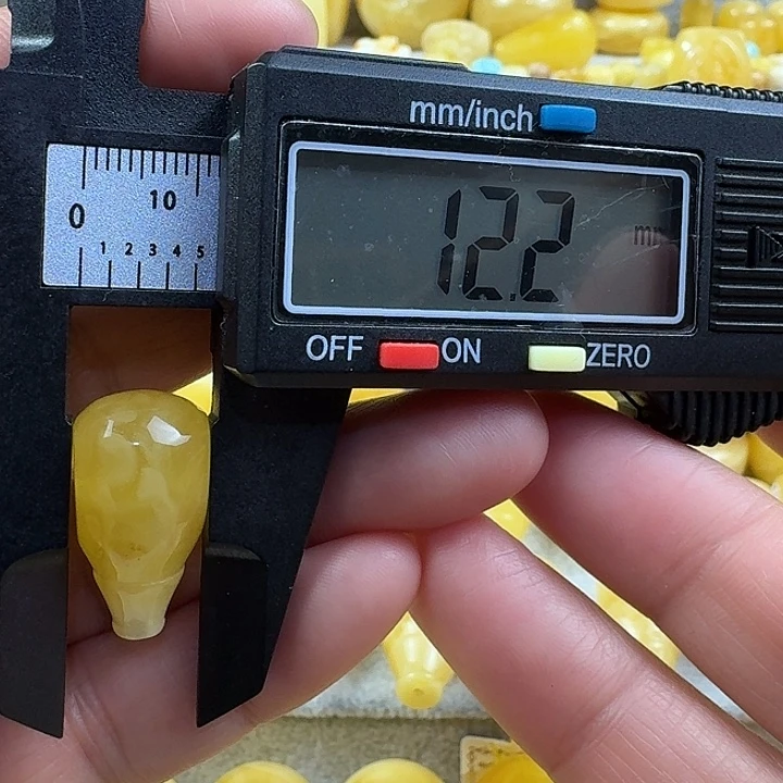 蜜蜡未镶嵌裸石20杂