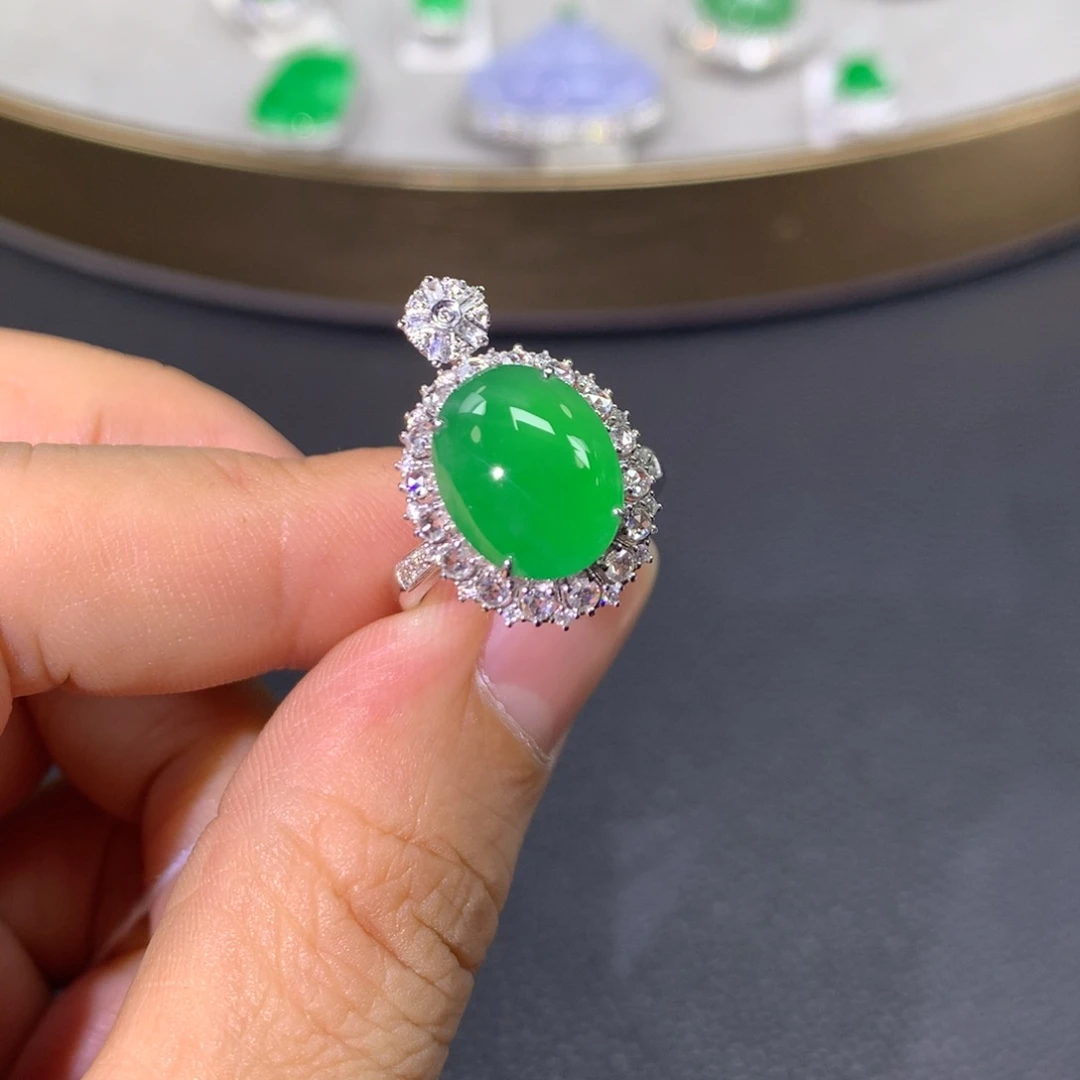 翡翠戒指18K金镶嵌翡翠