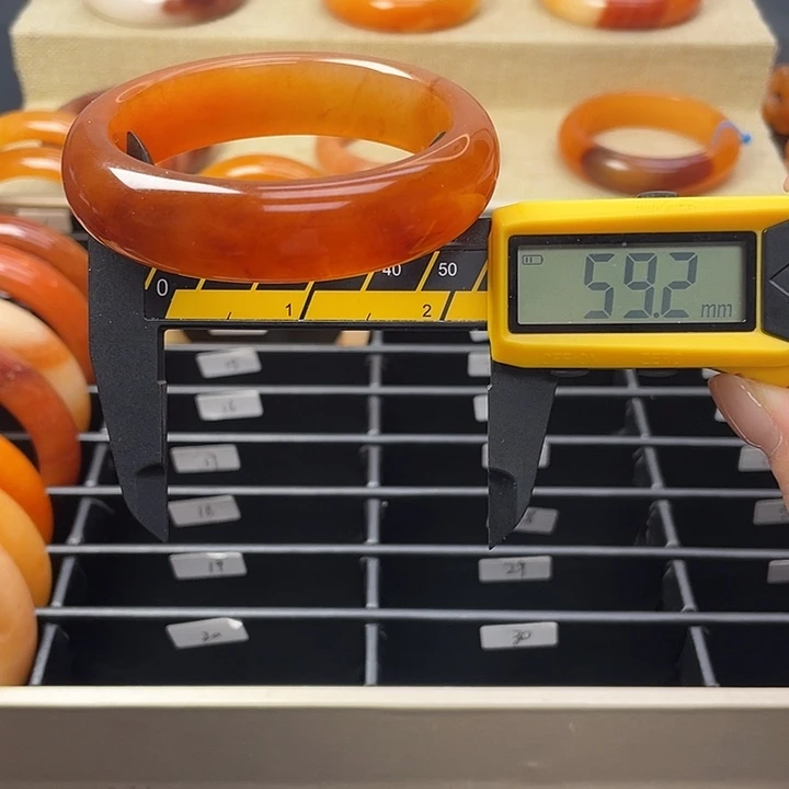 石英质玉（黄龙玉）合金手镯15号