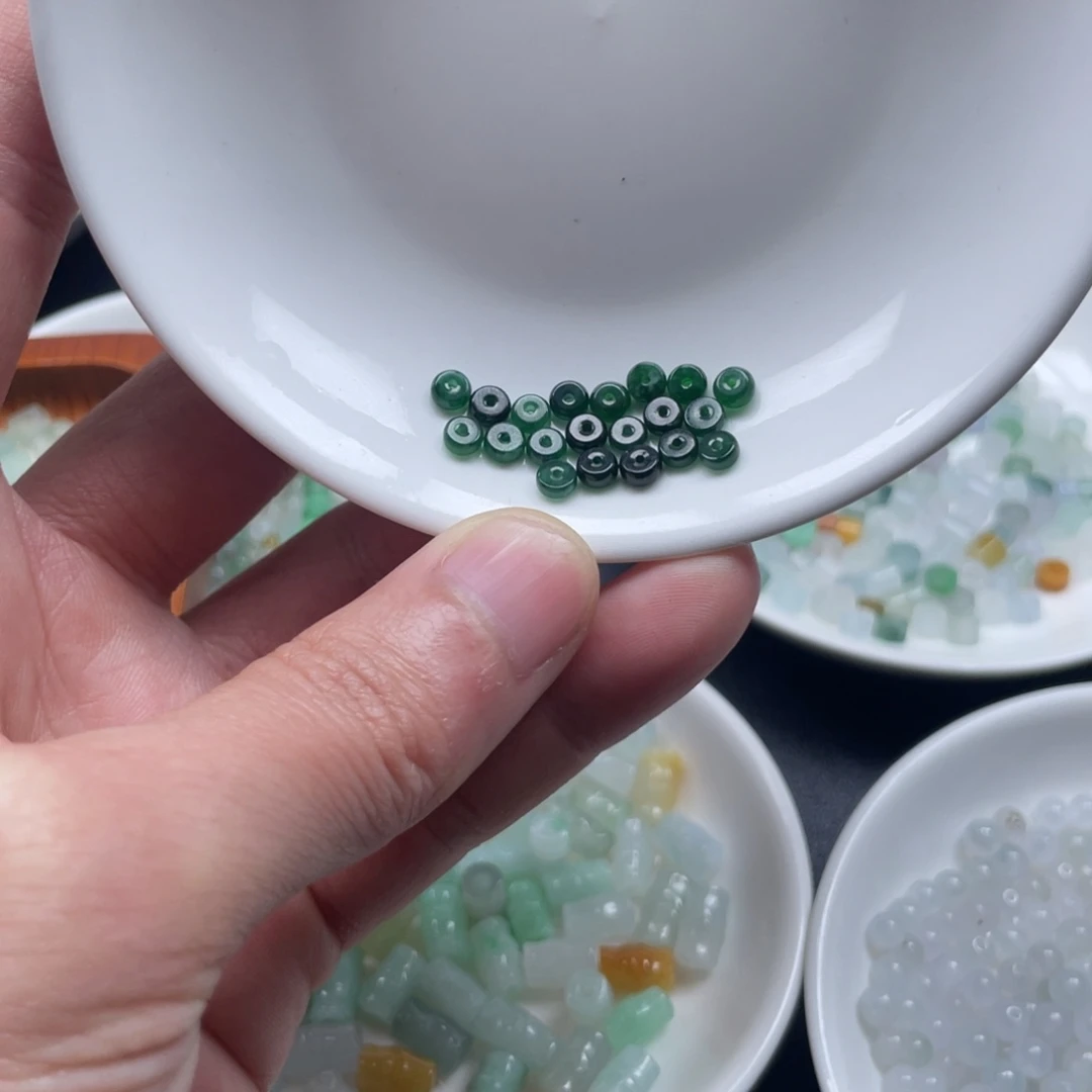翡翠散珠翡翠算盘珠卡4。 20颗