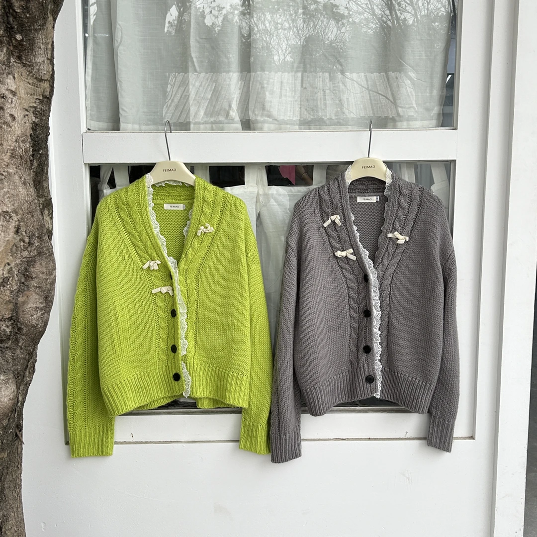 赵小小【昨日浪漫 】82152 蕾丝花边立体蝴蝶结麻花V领针织保暖毛衣