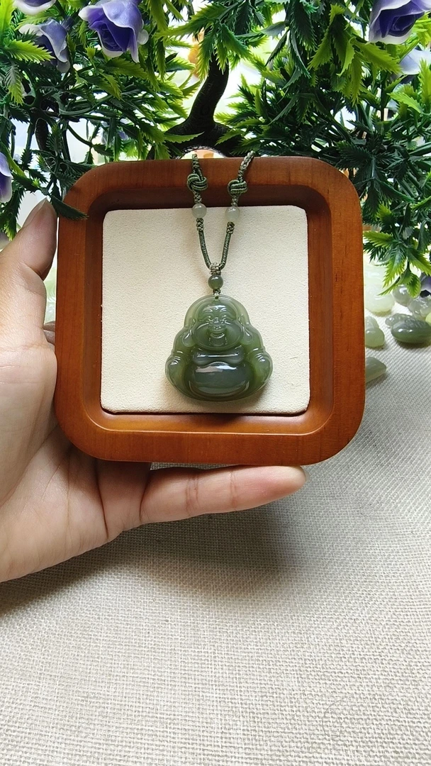 天然和田玉青海料湖水绿35mm佛公吊坠