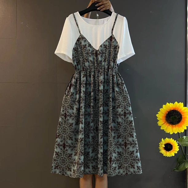 时尚复古碎花圆领拼接松紧腰设计感气质显瘦假两件中长连衣裙