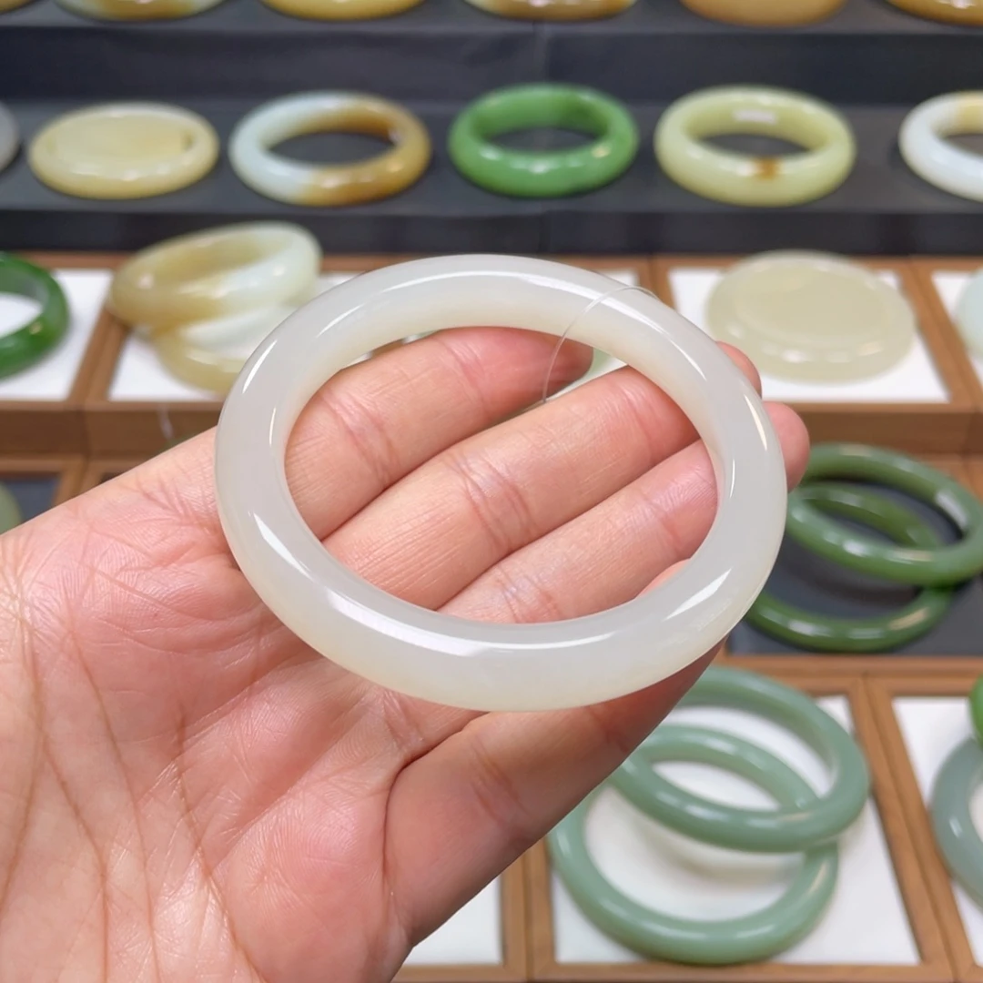 和田玉手镯未镶嵌55 56