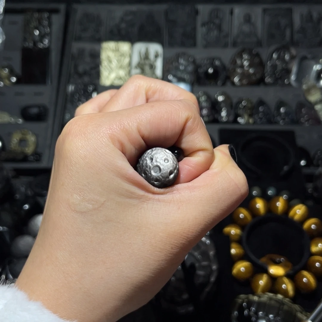 海***猪黑曜岩未镶嵌珠宝奇石