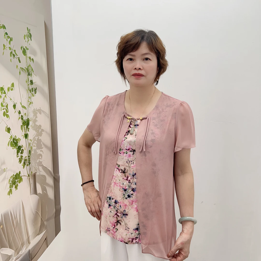 2025新款妈妈婆婆女士洋气优雅直版型时装气质上衣