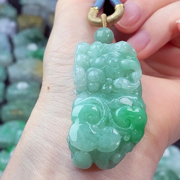 颈饰未镶嵌翡翠天然