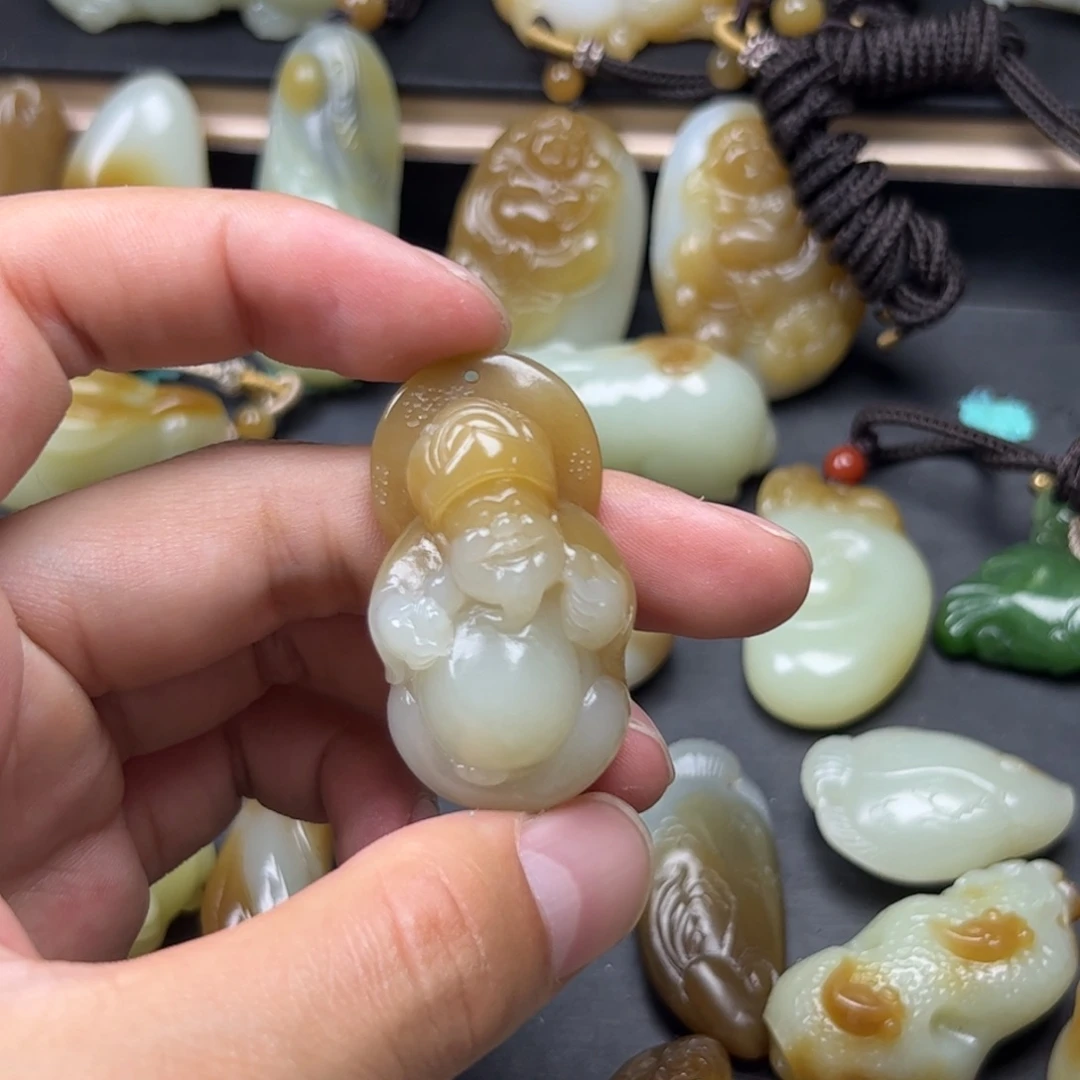 和田玉（糖玉）未镶嵌颈饰眺***端