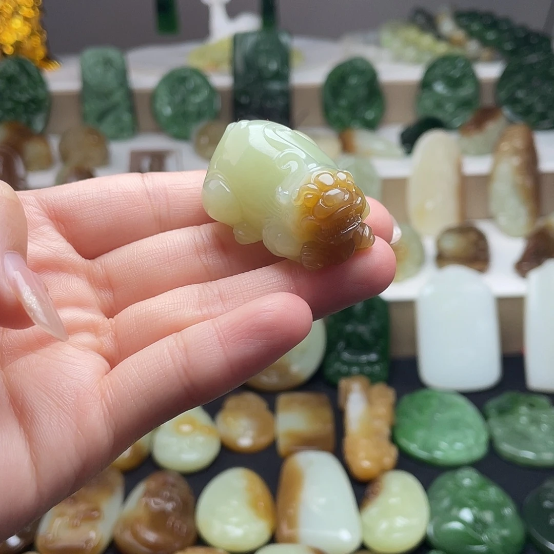 和田玉未镶嵌项链