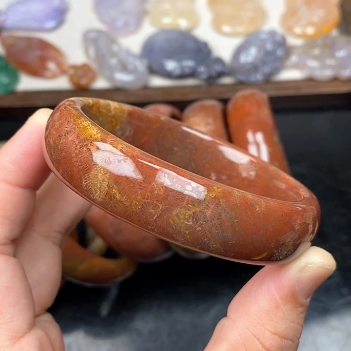 硅化珊瑚（珊瑚玉）手镯未镶嵌60