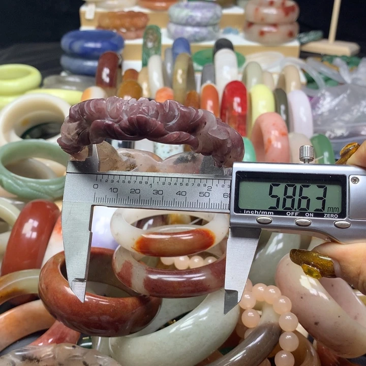 石英质玉手镯未镶嵌