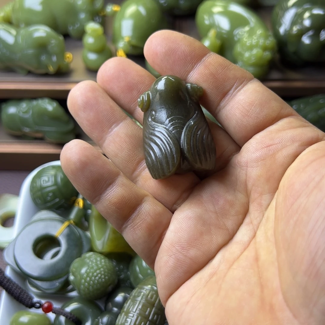 岫岩老玉（透闪石质玉）挂件未镶嵌观****子