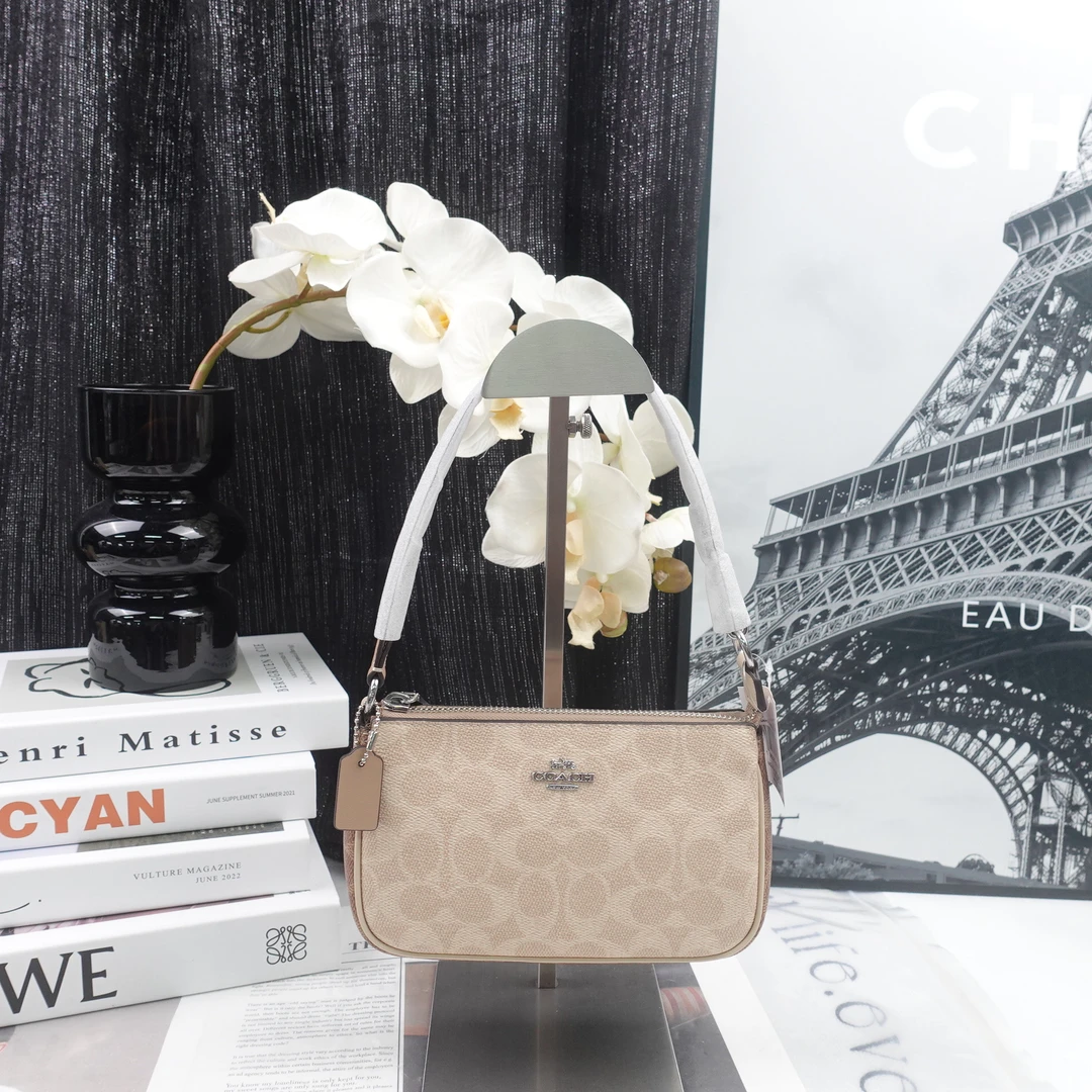 95新 COACH/蔻驰 单肩包/T10215721