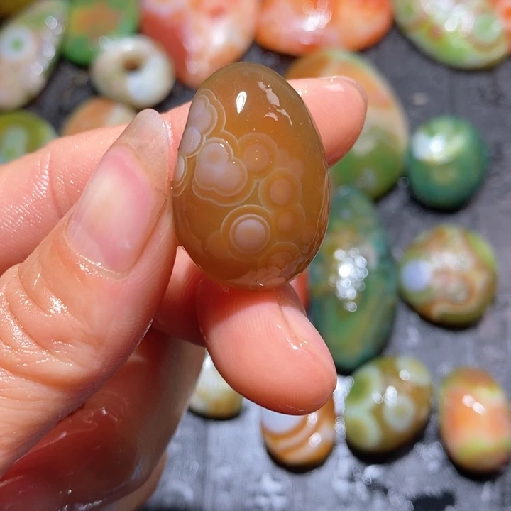 石英质玉颈饰未镶嵌至**歌