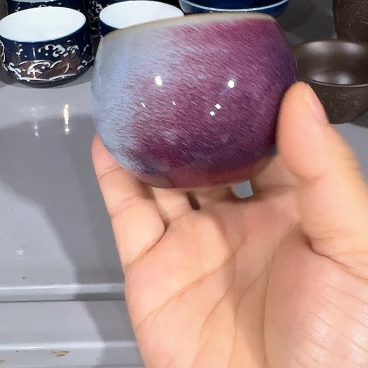 主人杯一个，瓷。。品茗