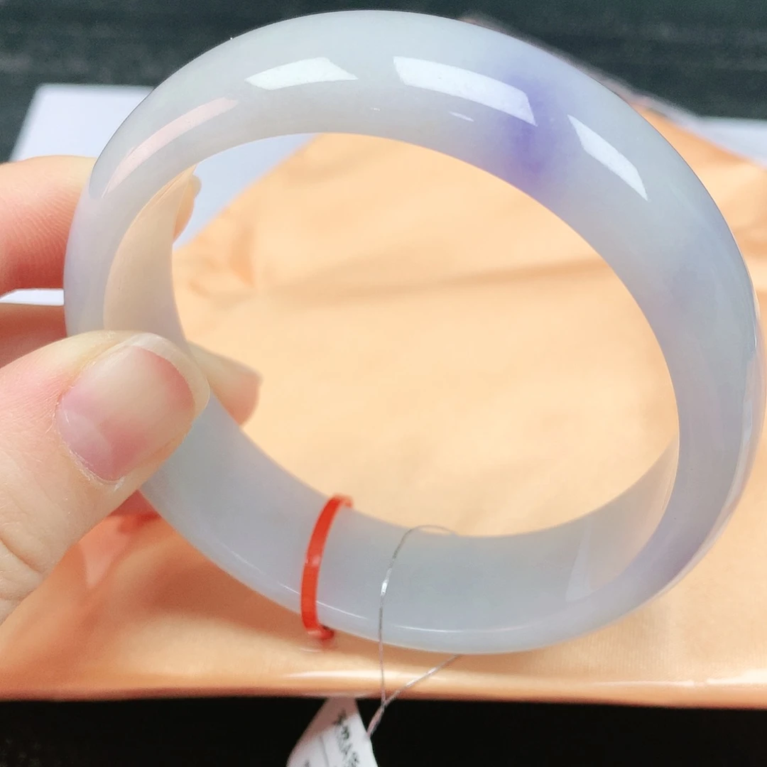 翡翠手镯未镶嵌60轮胎