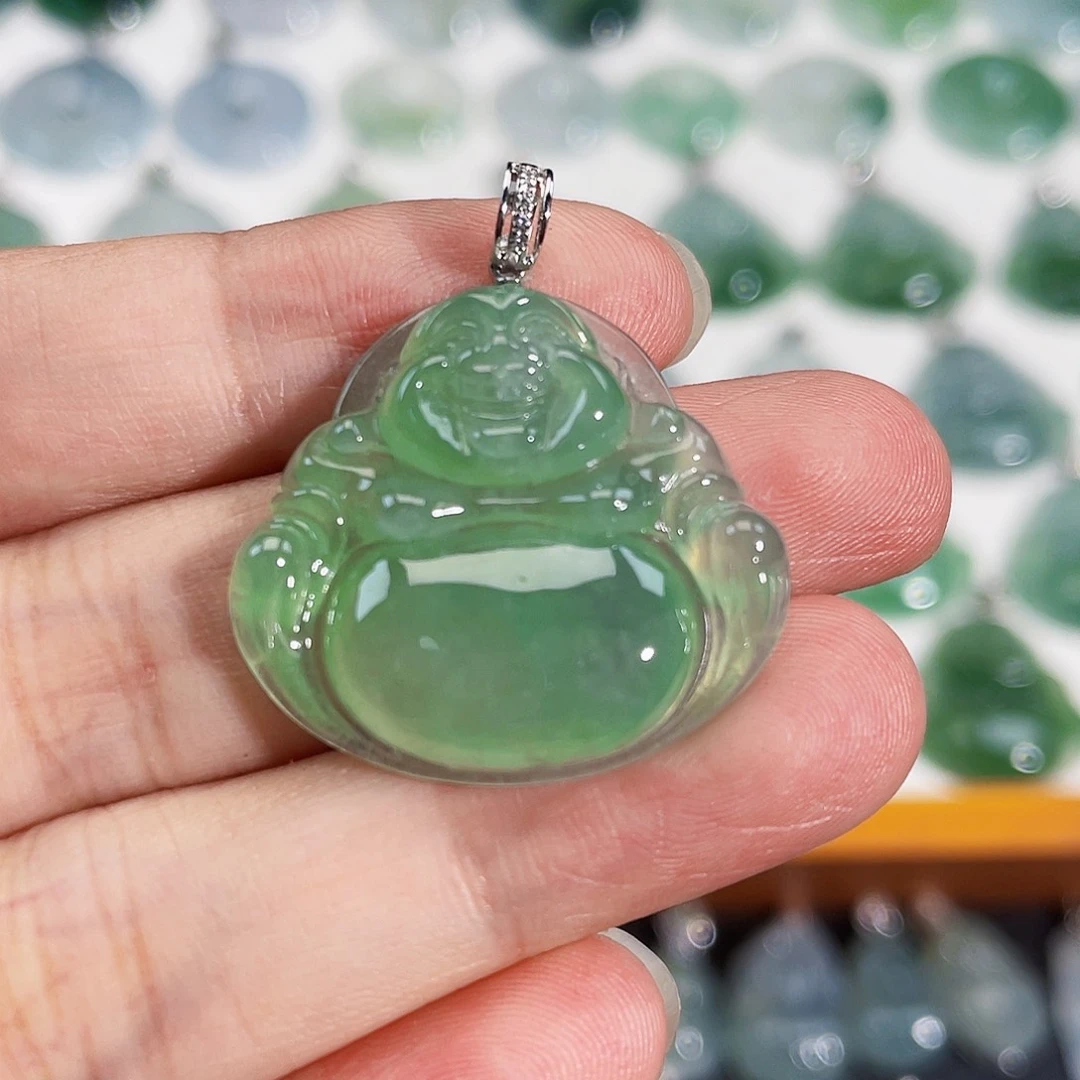 颈饰18K金镶嵌翡翠吊坠