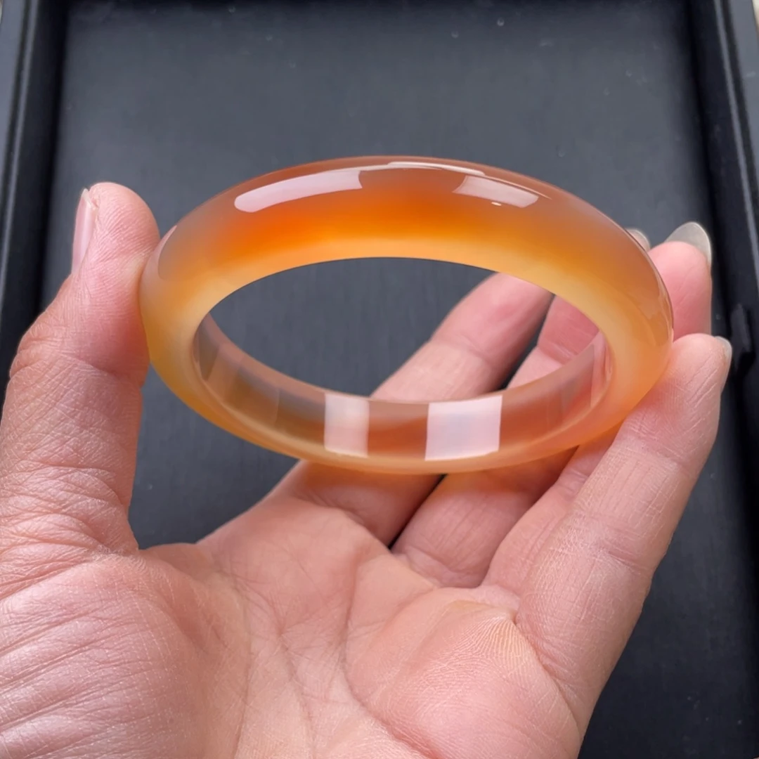 玛瑙/玉髓手镯未镶嵌60圈口