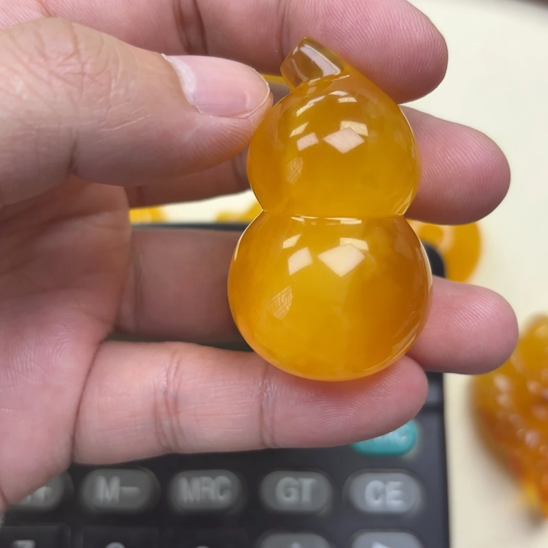 裸石蜜蜡未镶嵌葫芦