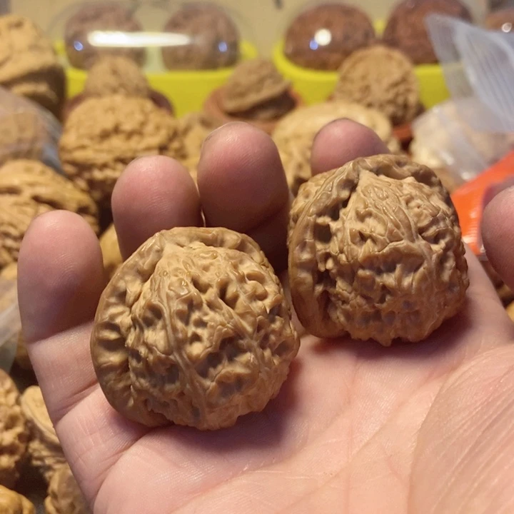 文玩核桃吊坠泪*狮子