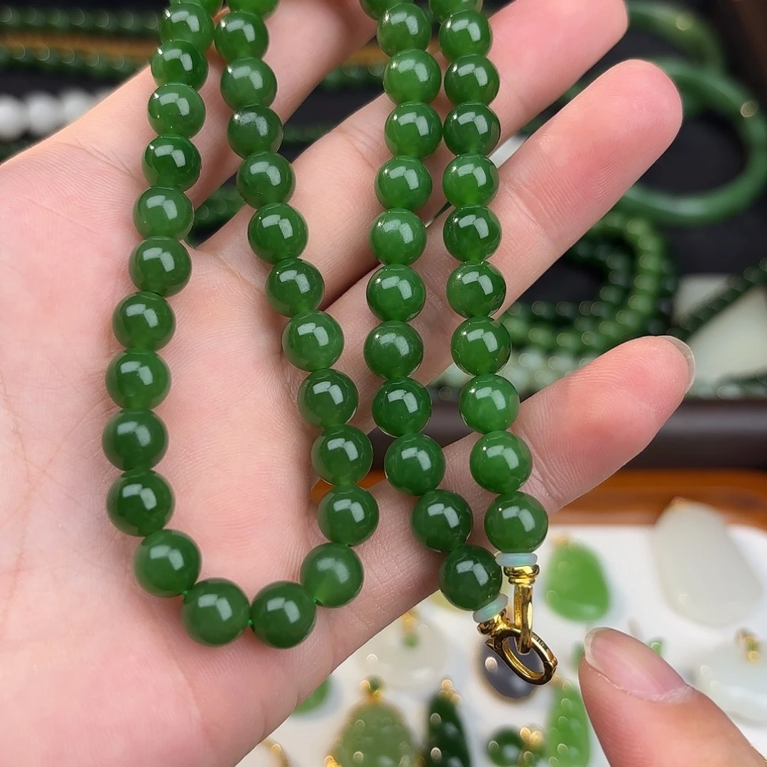 颈饰18K金镶嵌和田玉